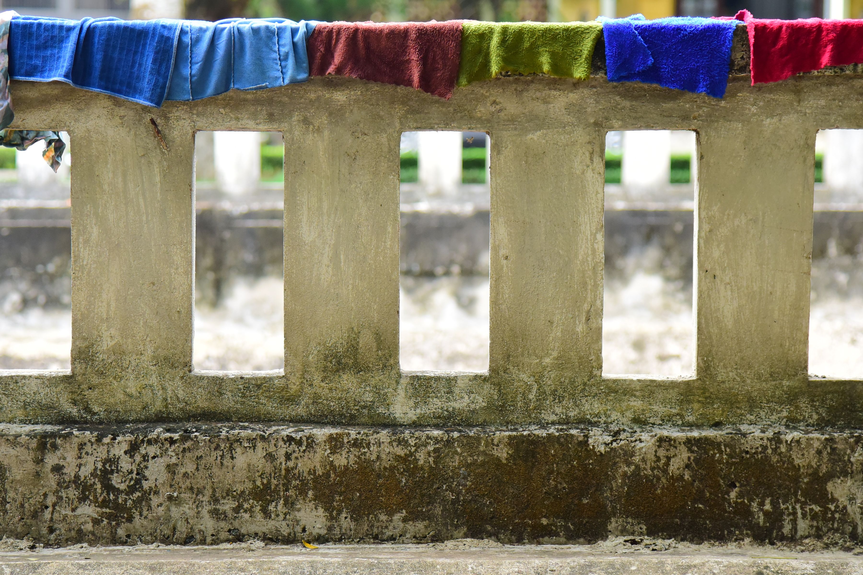Quick-drying towel suitable for tropical climates