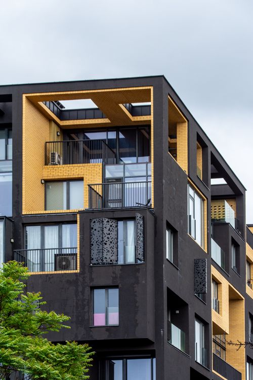 Modern Urban Apartment Building Architectural Design · Free Stock Photo