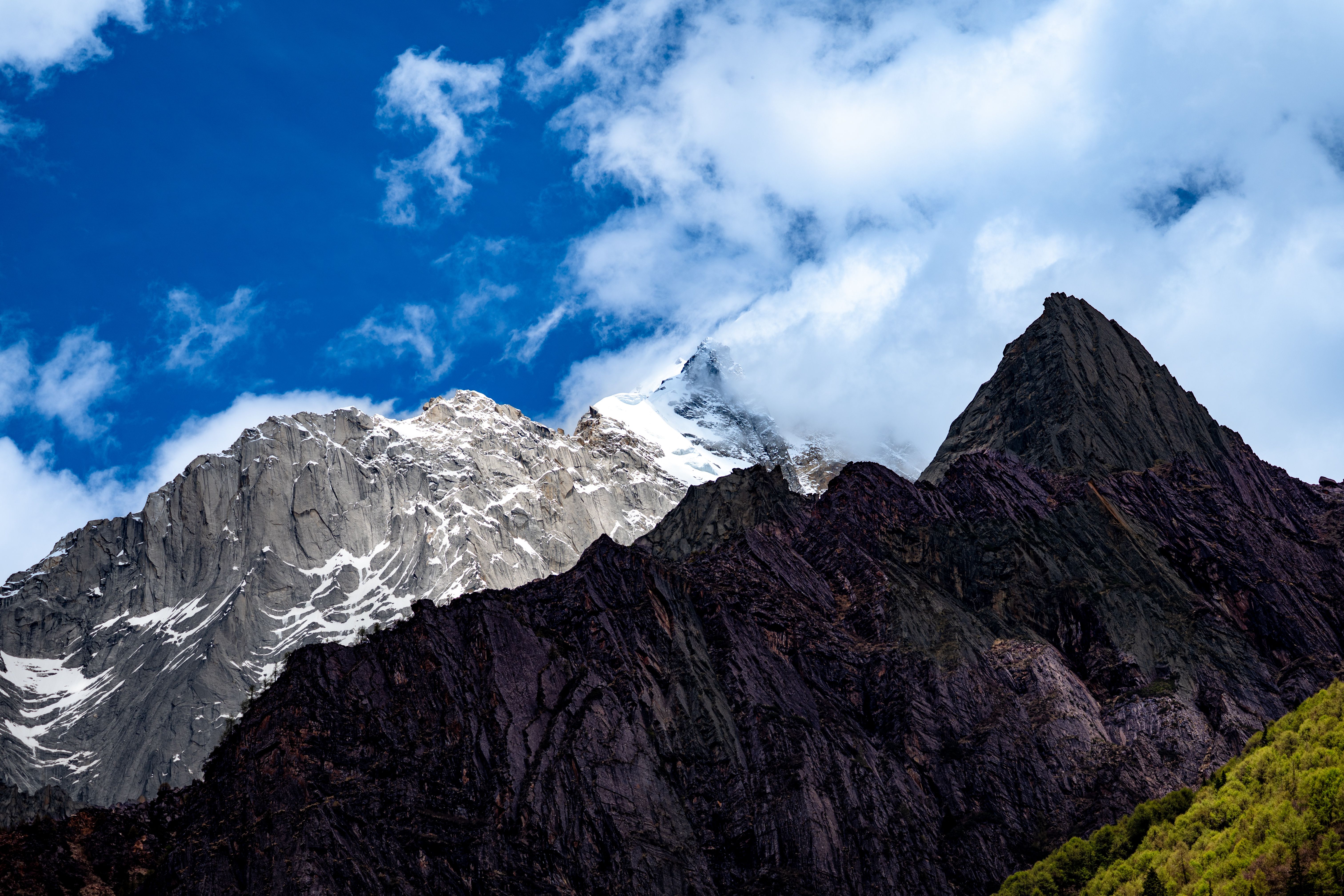 Daocheng Yading Sichuan — Trekking Routes