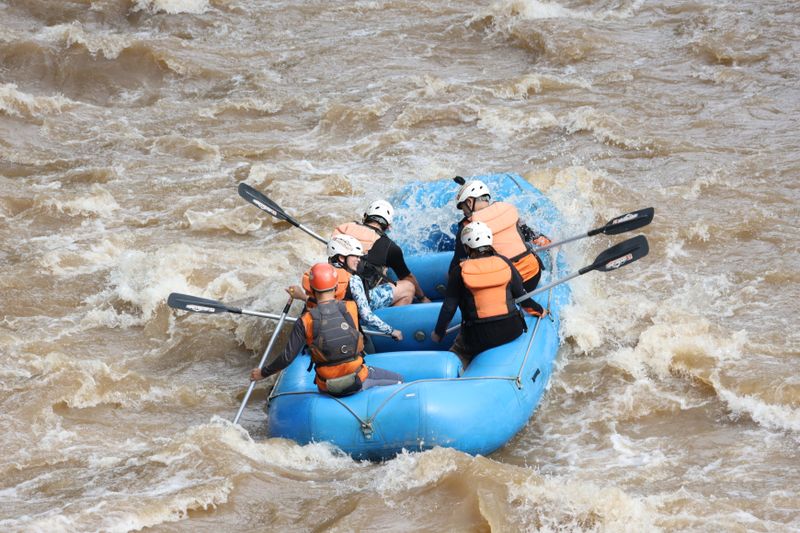 Power rafting on massive rapids