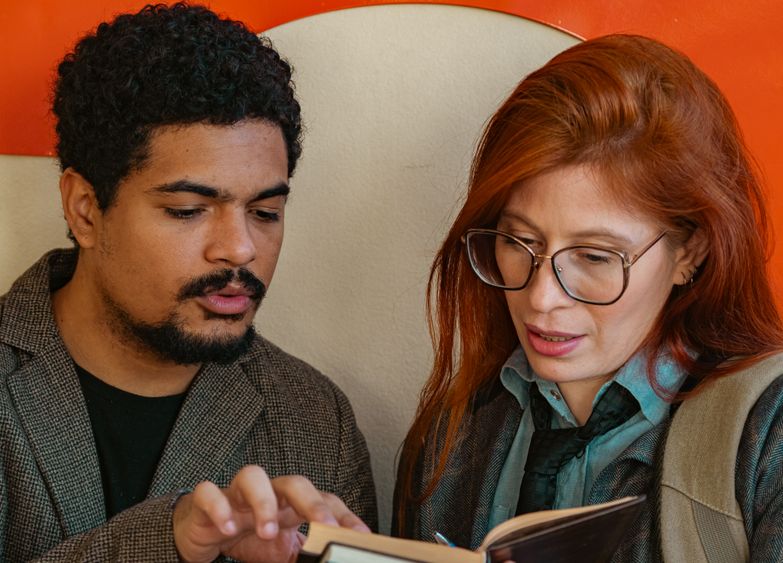couple using online dating app on smartphone