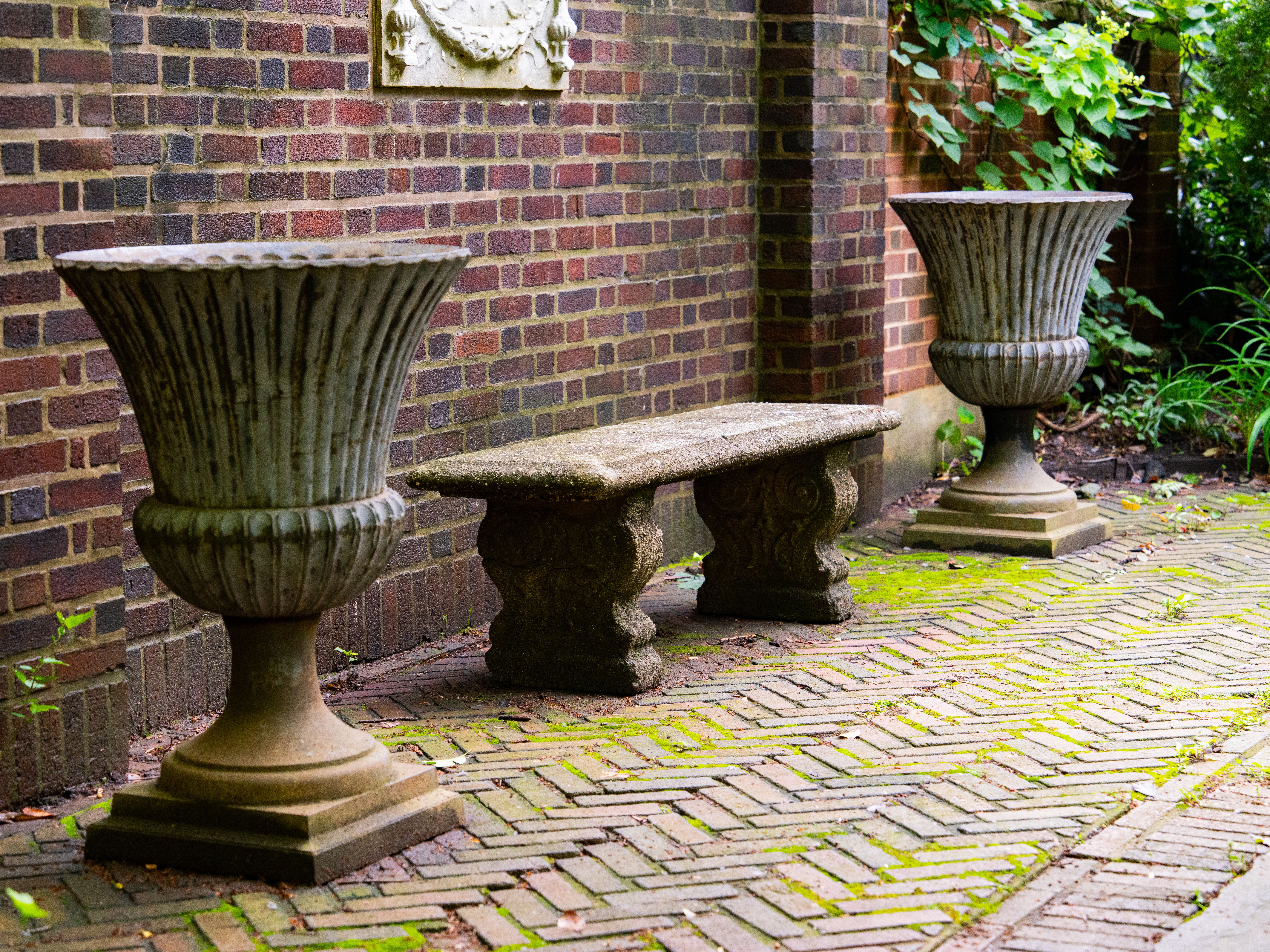 Planters & Garden Décor