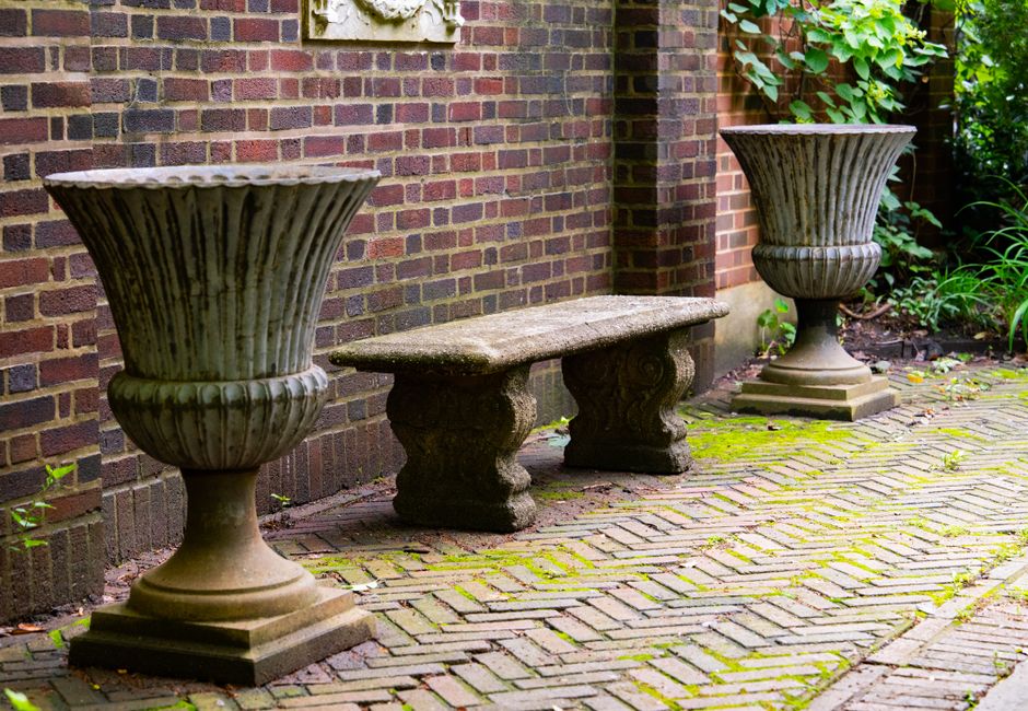 Planters & Garden Décor