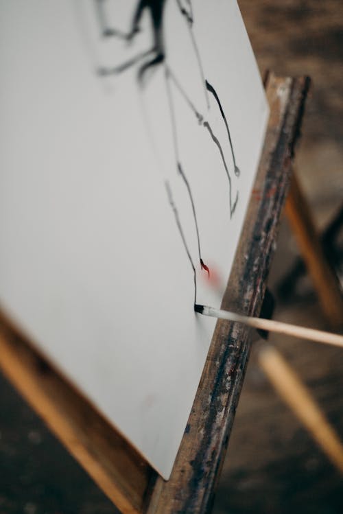 Photo of a Tripod With Cardboard