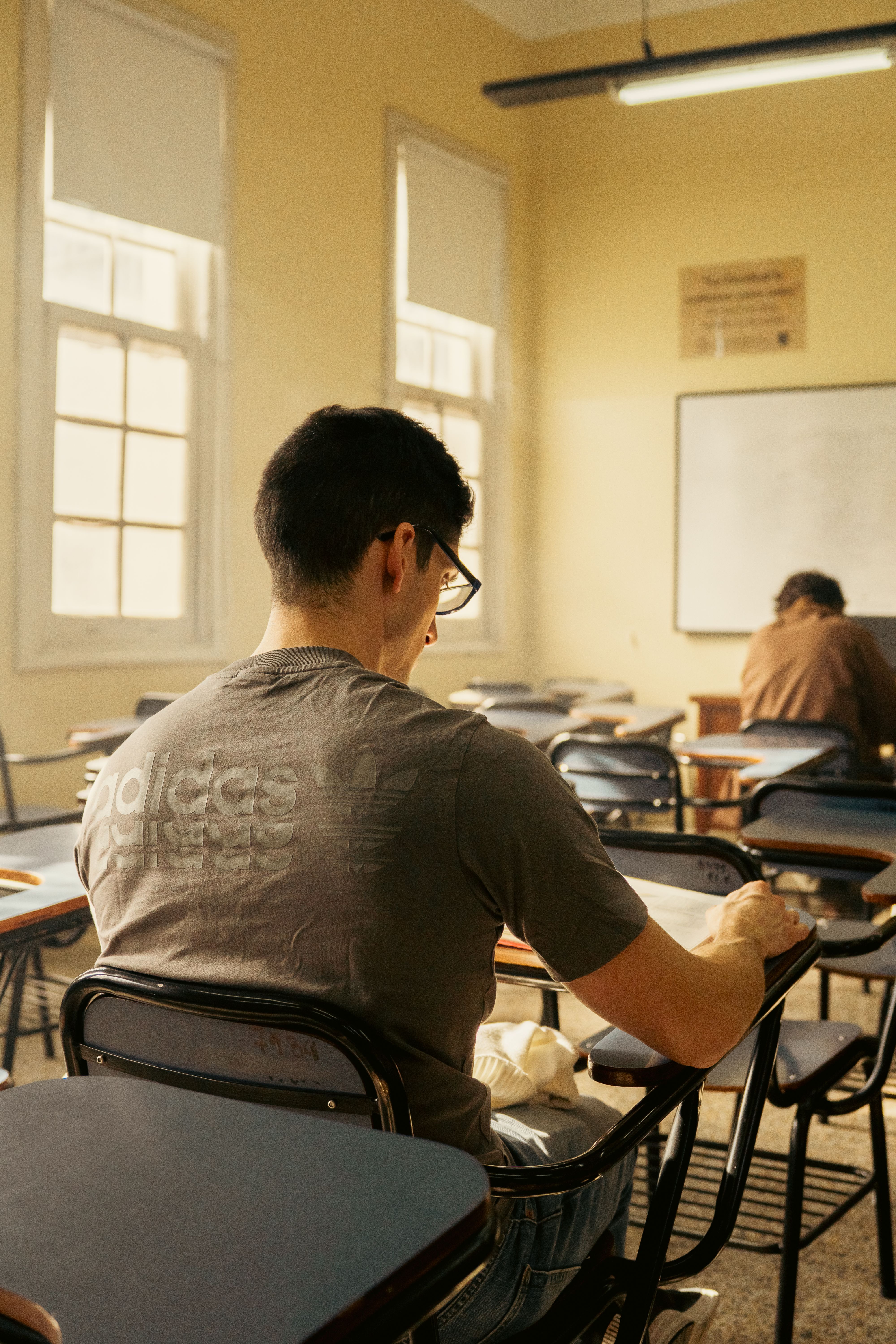 De franc Estudiants estudiant en una aula assolellada a Buenos Aires, Argentina. Foto d'estoc