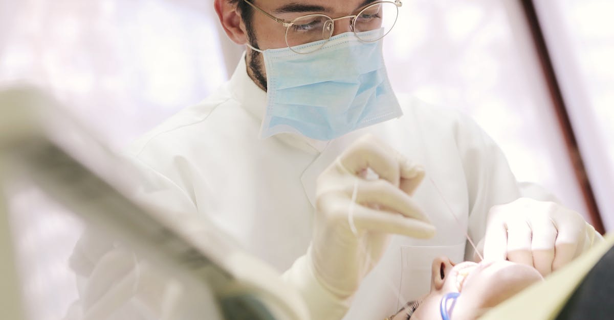 Cleaning mouth guard with baking soda