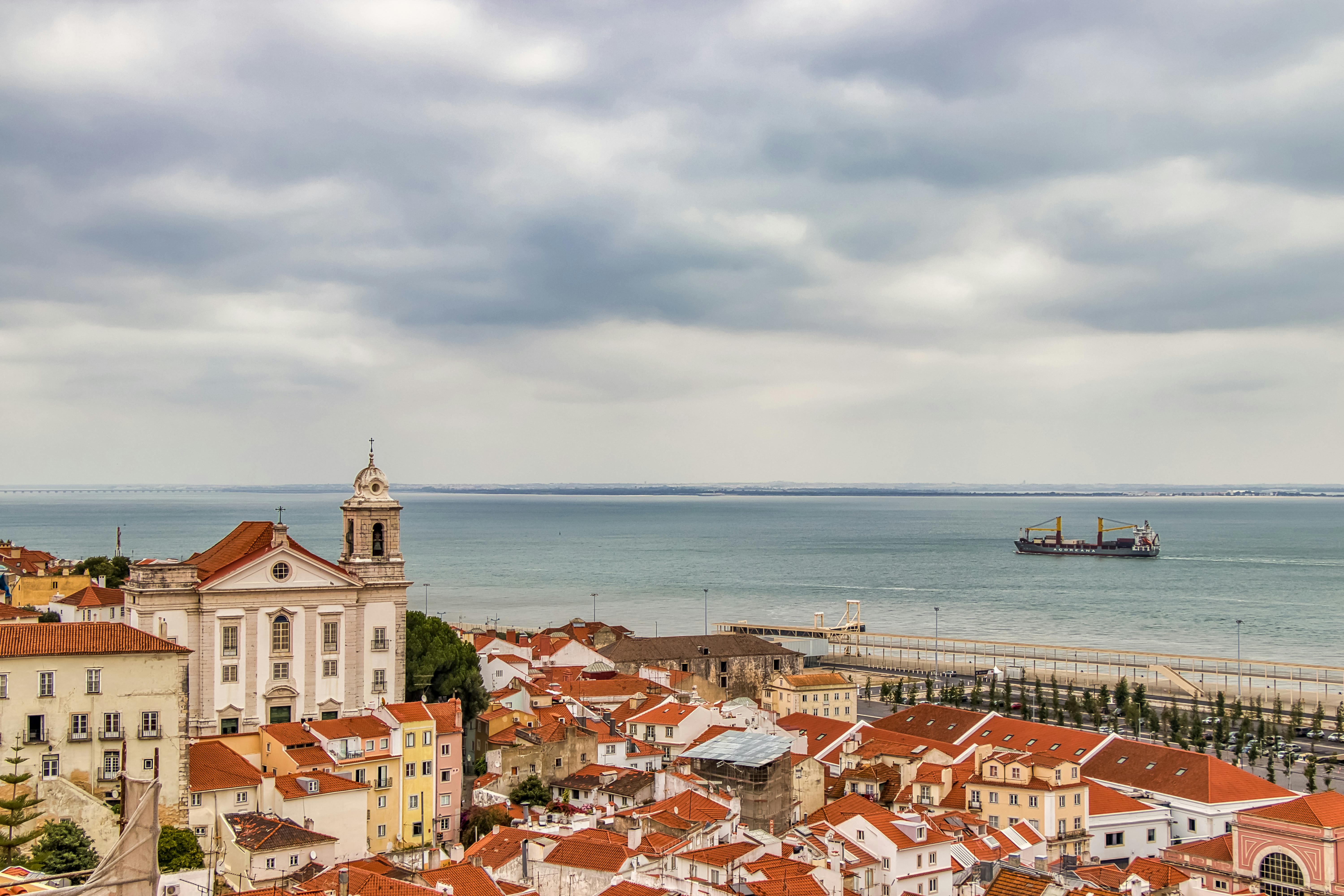 Bathroom with natural light and spotlights