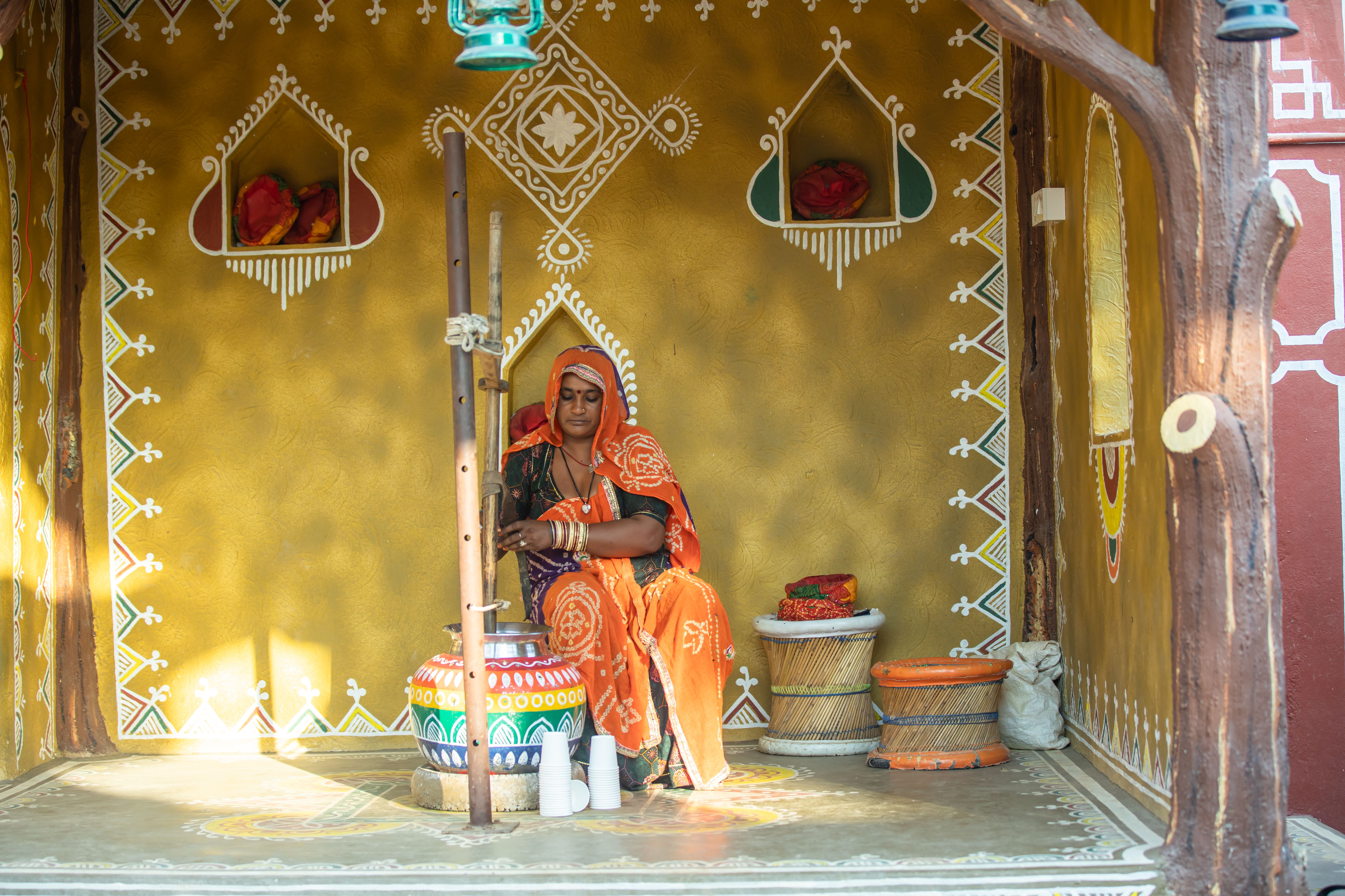 Rajasthani women churning butter | yatrapur.com