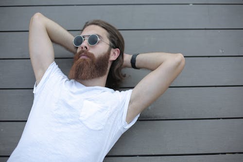 Безкоштовне стокове фото на тему «борода, бородатого мужчини, відпочивати»