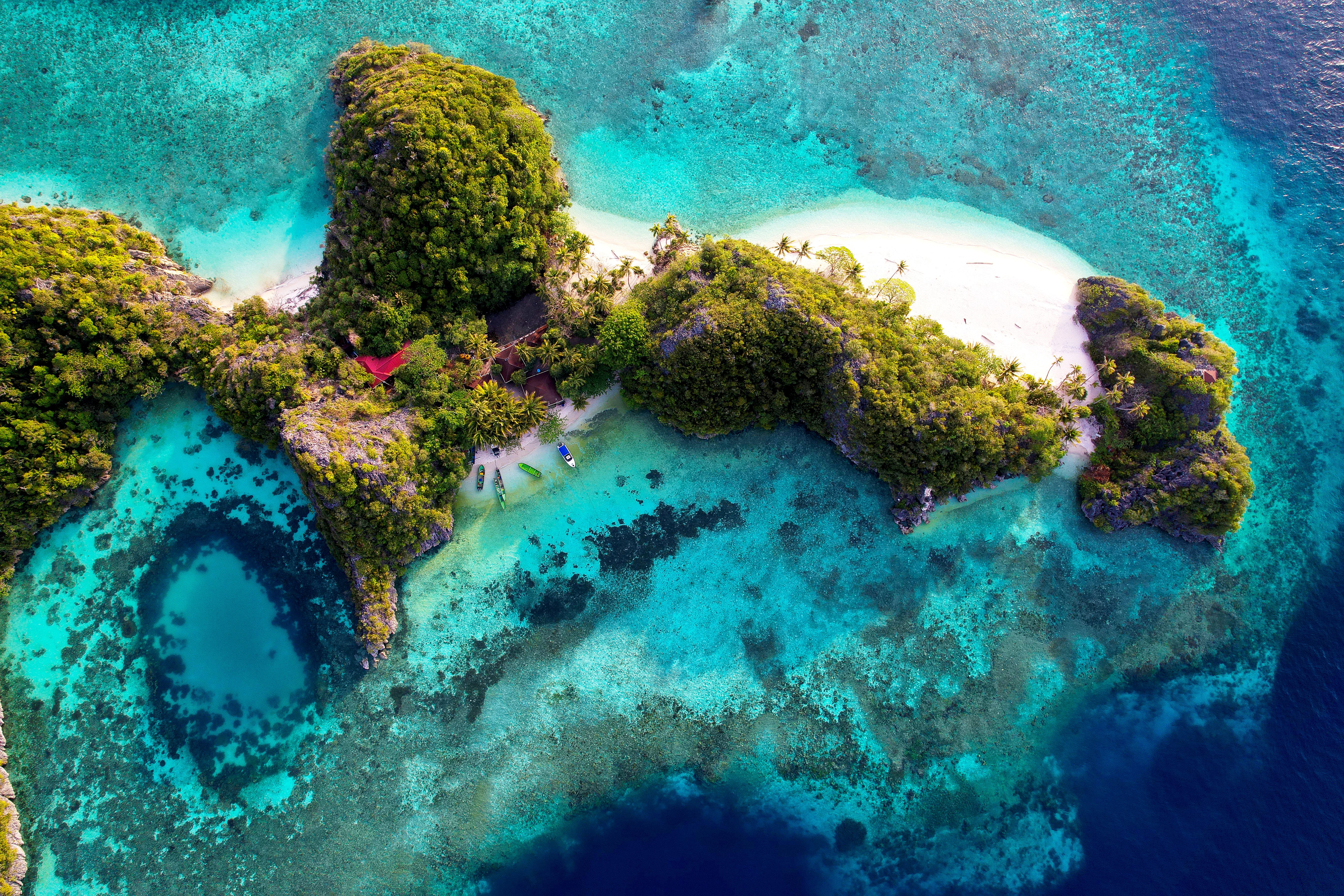 Mengabadikan Keindahan Pulau Waigeo: Spot Fotografi yang Memukau di Raja Ampat