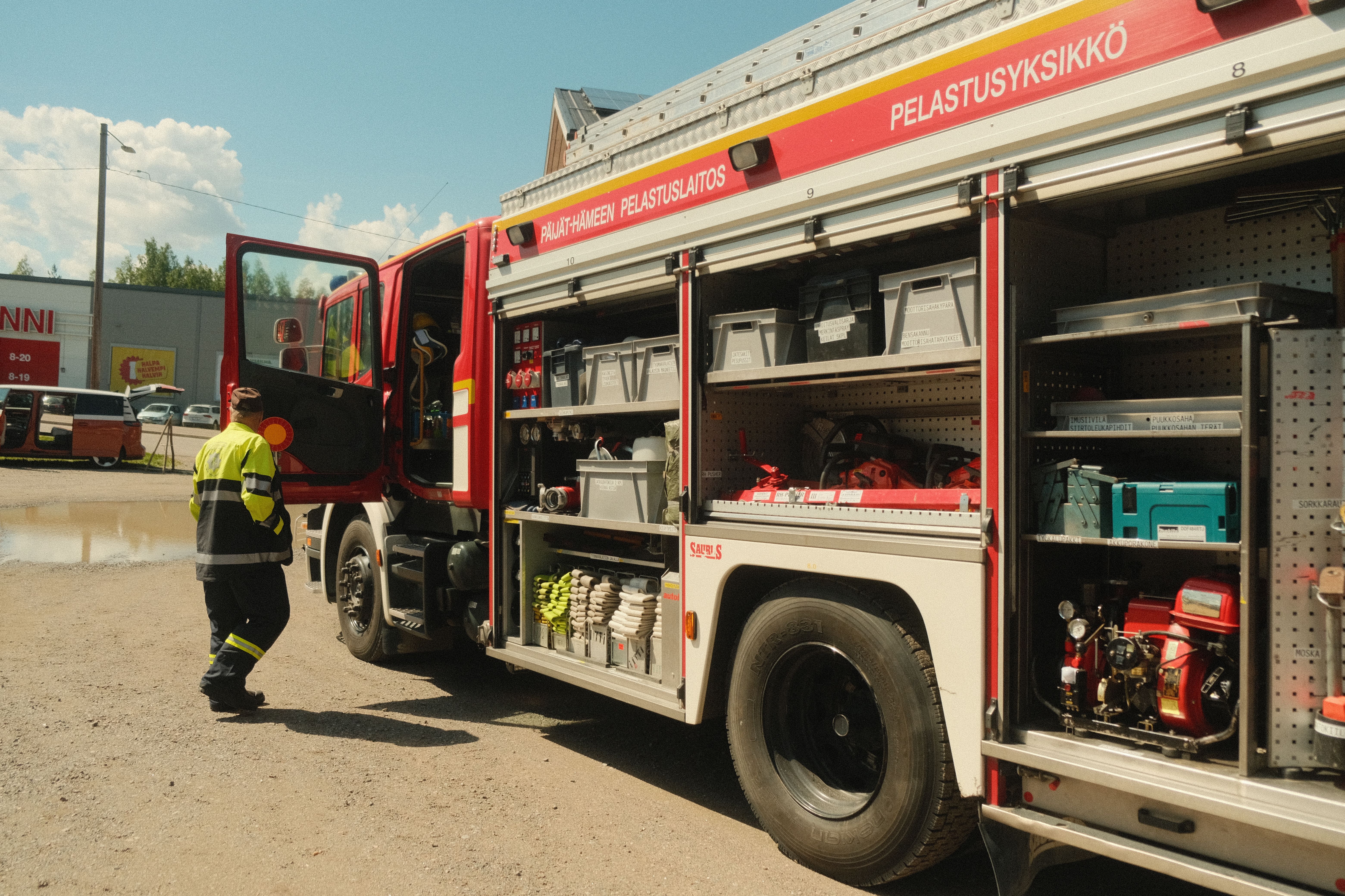 Two Apartment Building Fires in Oulu Leave Multiple Injured, Displaced, and Raise Arson Concerns