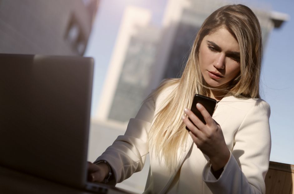 Online dating: starting a conversation on a niche platform