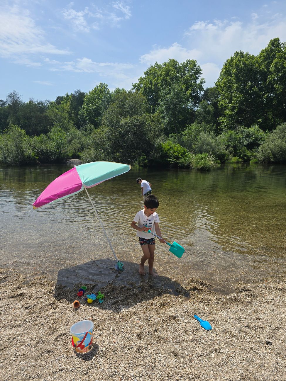 Flussstrand Sorraia wegen Wasserverschmutzung zum Schwimmen gesperrt