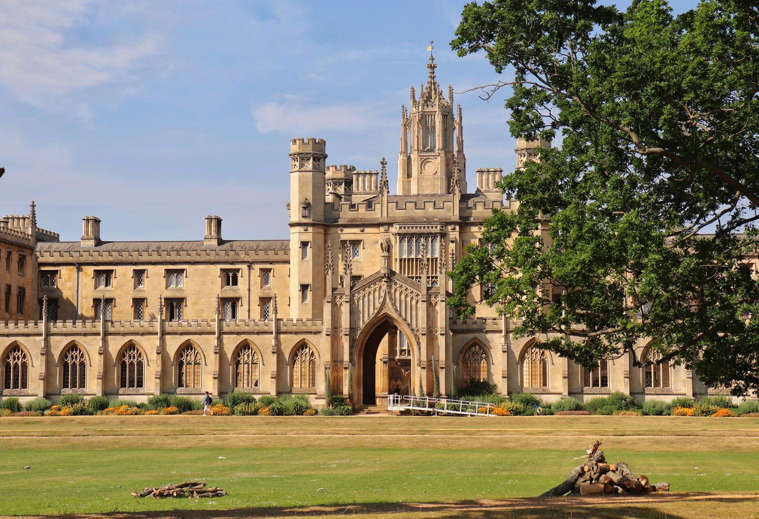 Fulbourn — student move with boxes and a van
