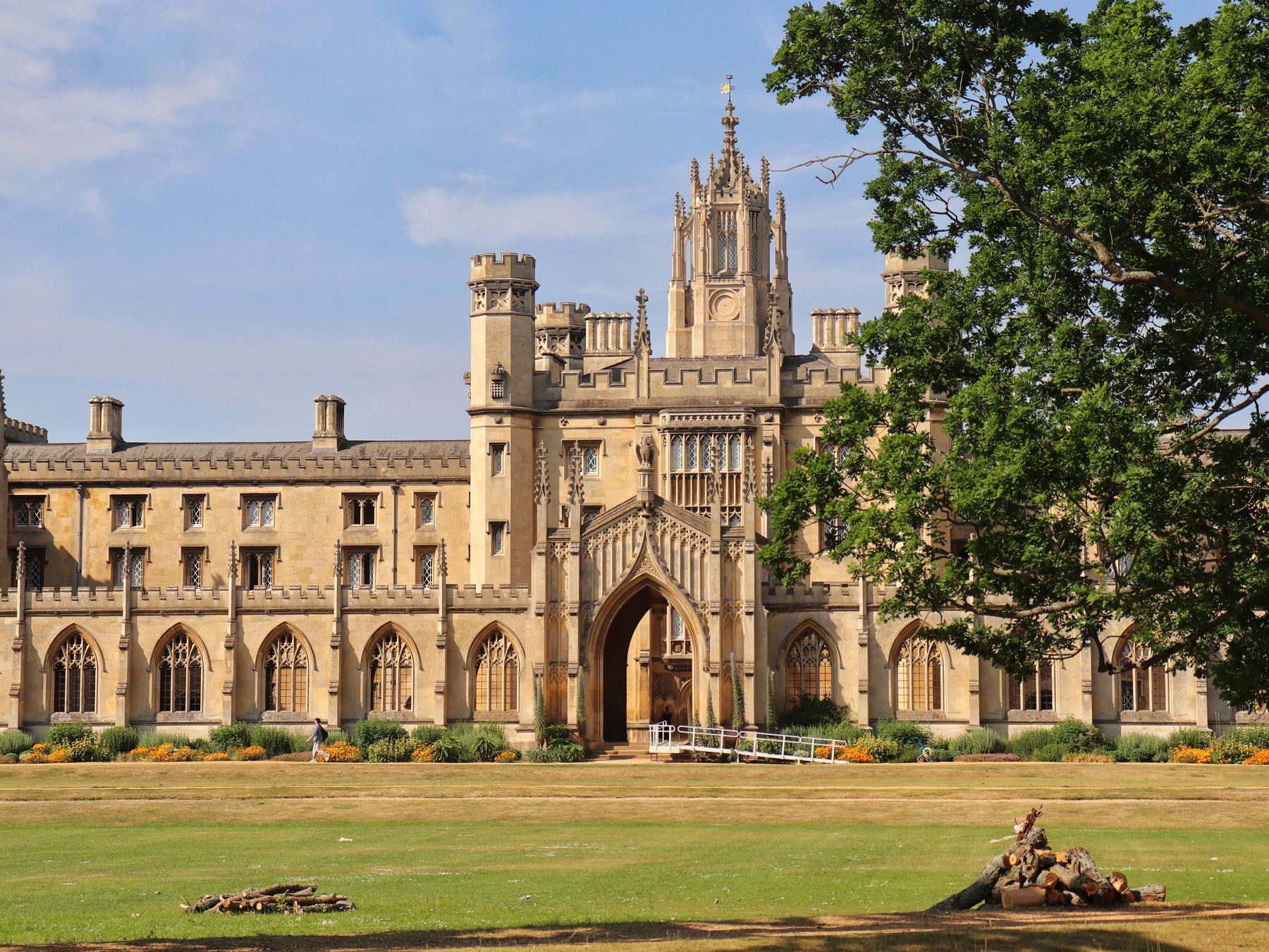 Debenham — student move with boxes and a van