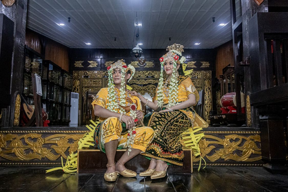 Traditional Indonesian Wedding Attire in Jakarta · Free Stock Photo