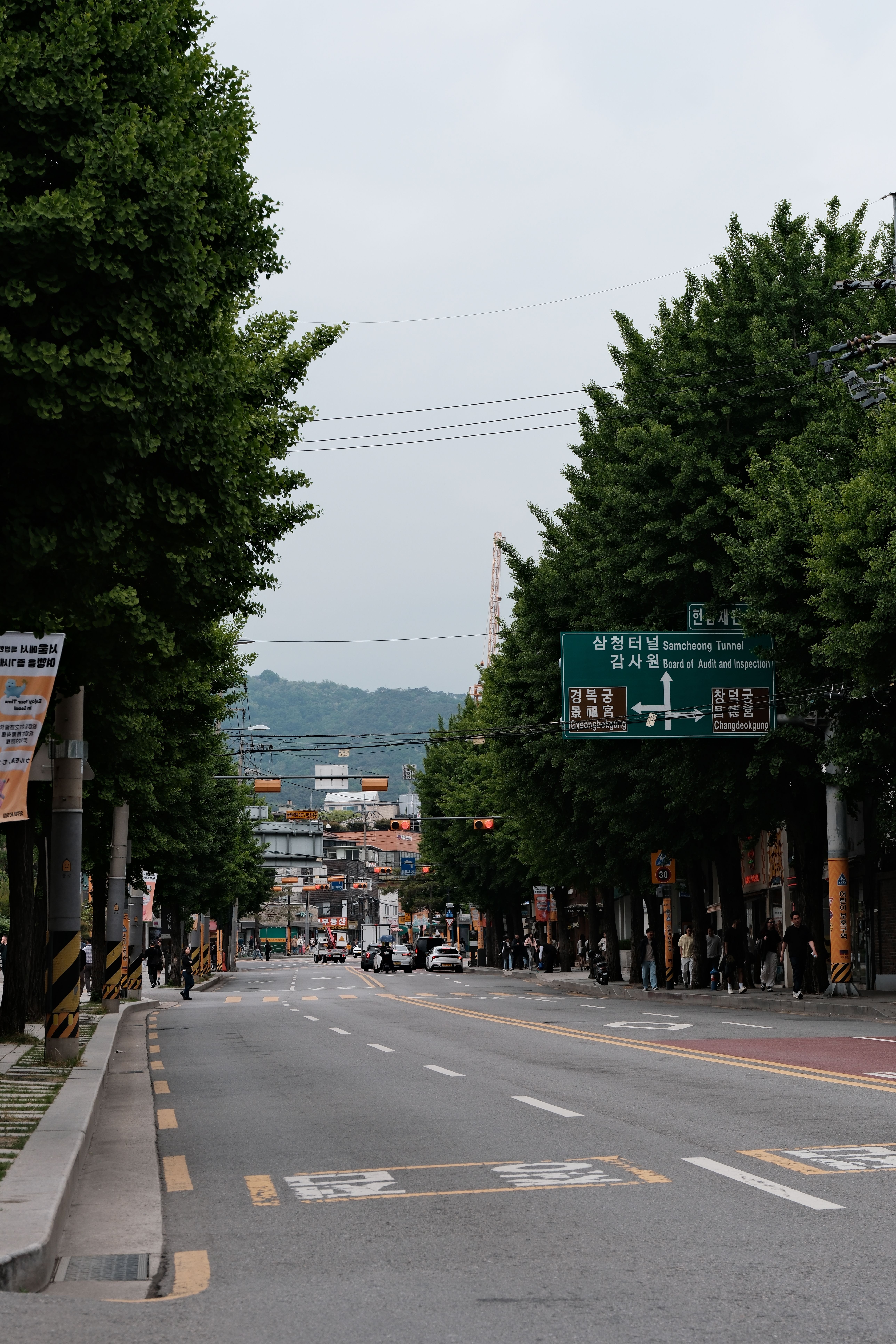 festival musim panas korea dengan suasana jalan kota Seoul saat summer trip