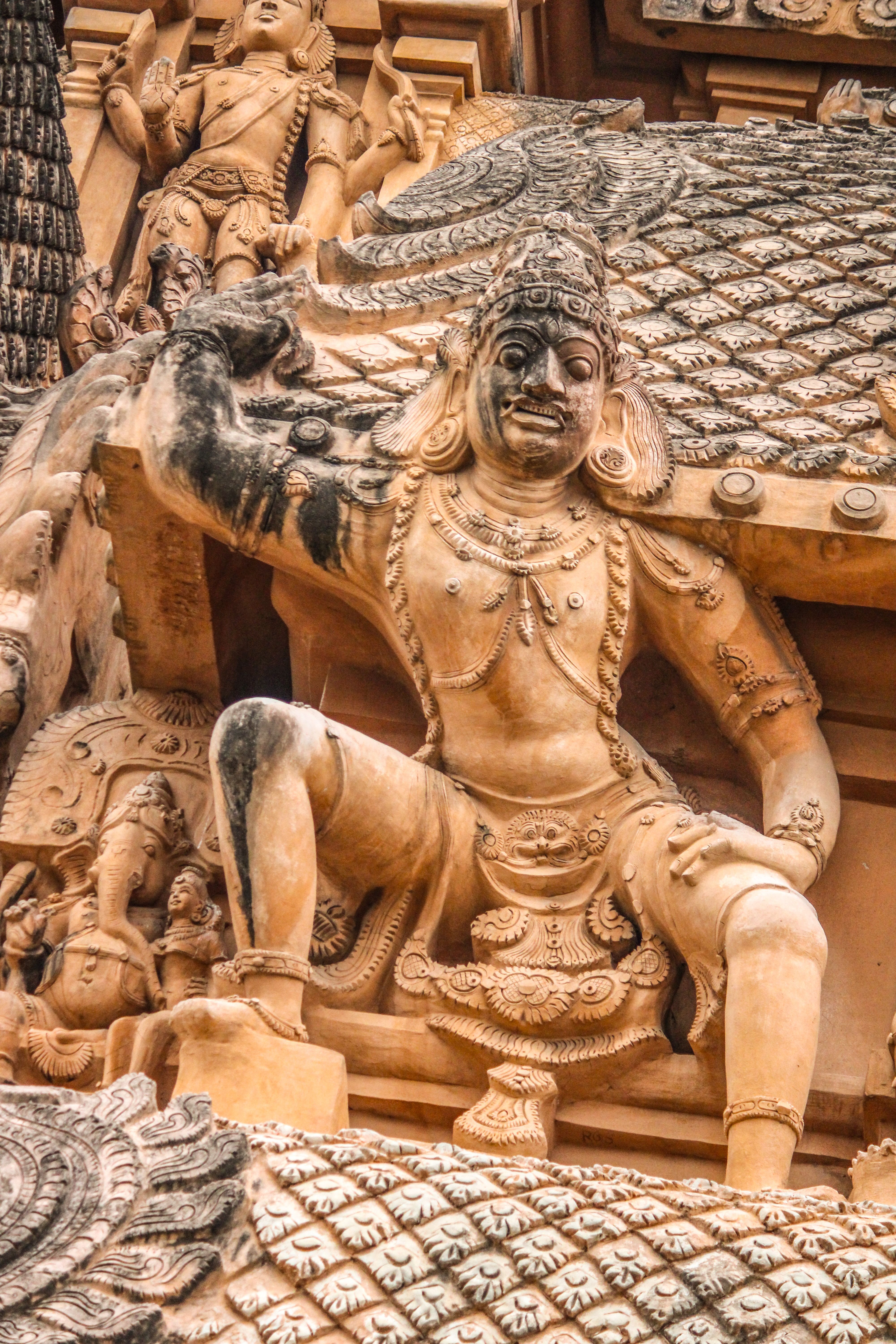 Brihadeeswarar Temple — History, Significance & Jyotish Connection