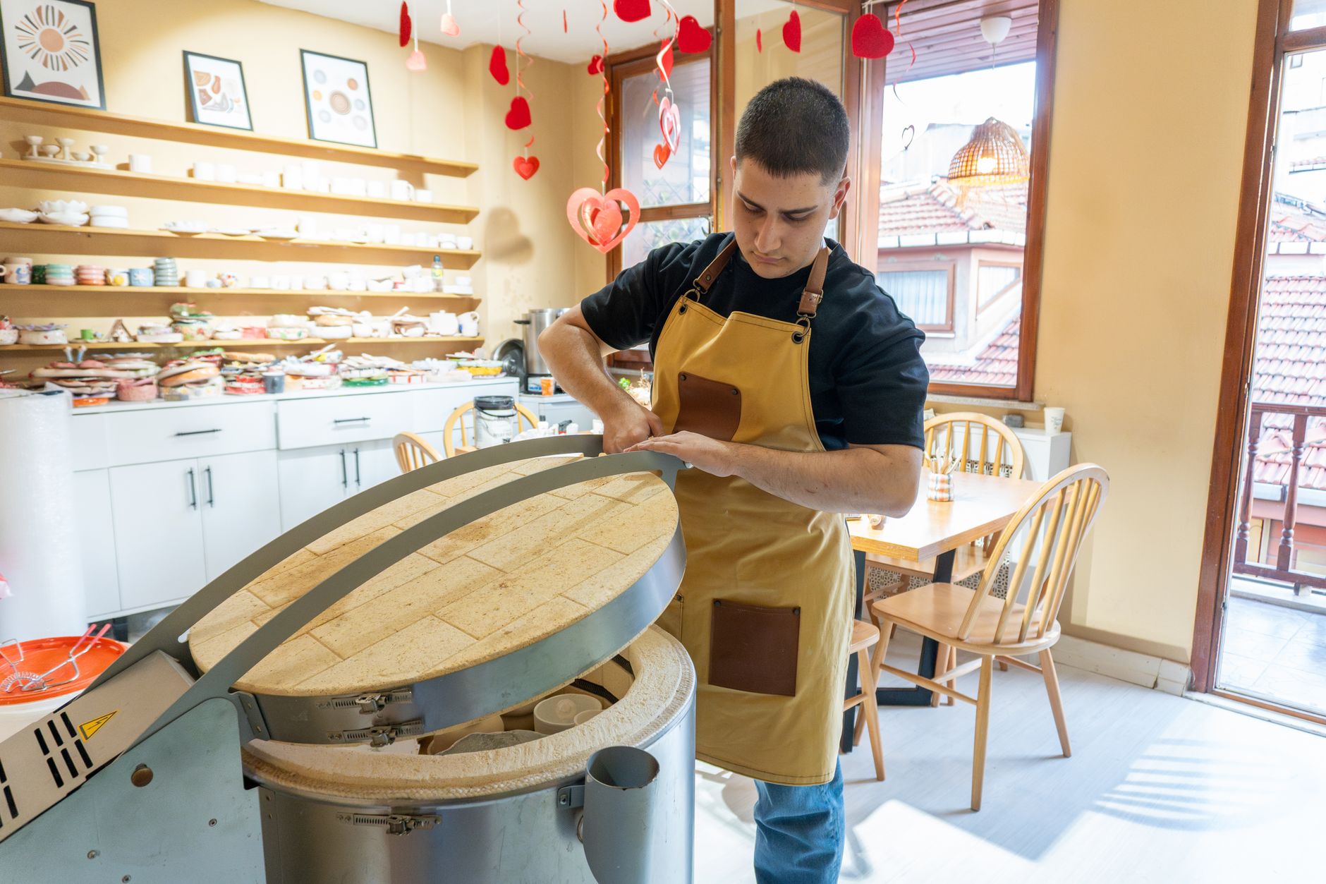 Artisanal Bakery Chains Facing Waves of Sudden Location Closures