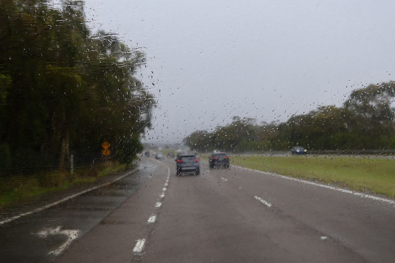 Arhivska fotografija autoceste pod kišom i olujnim nevremenom