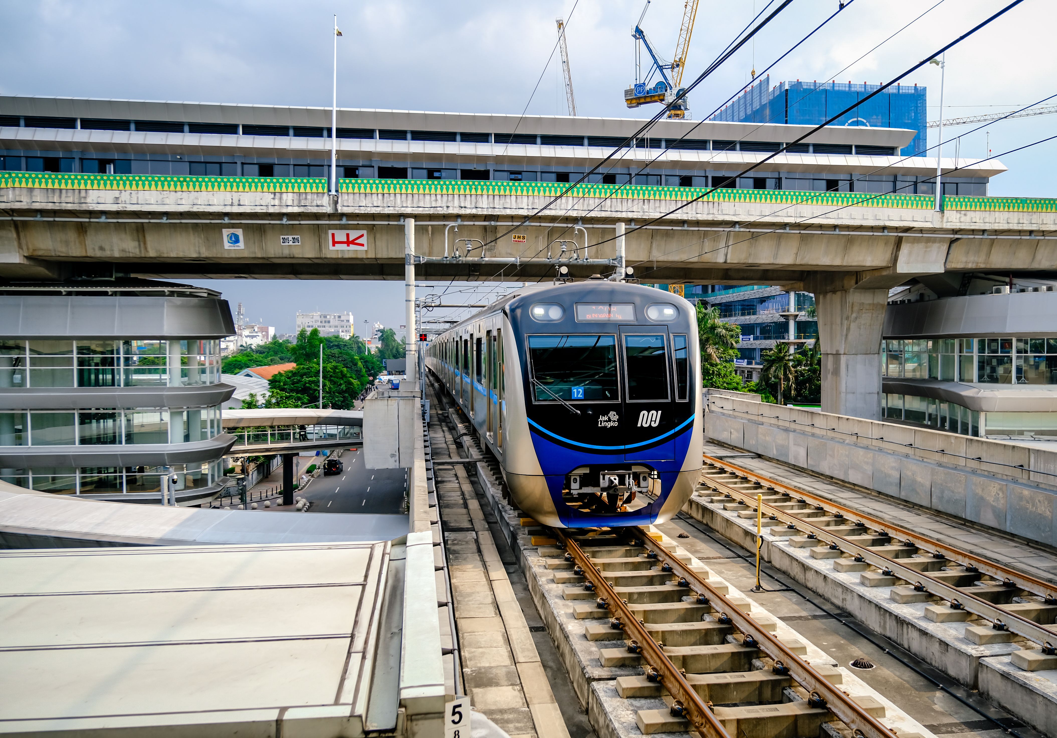 Telangana High Court lifts stay on Metro Phase-II land acquisition