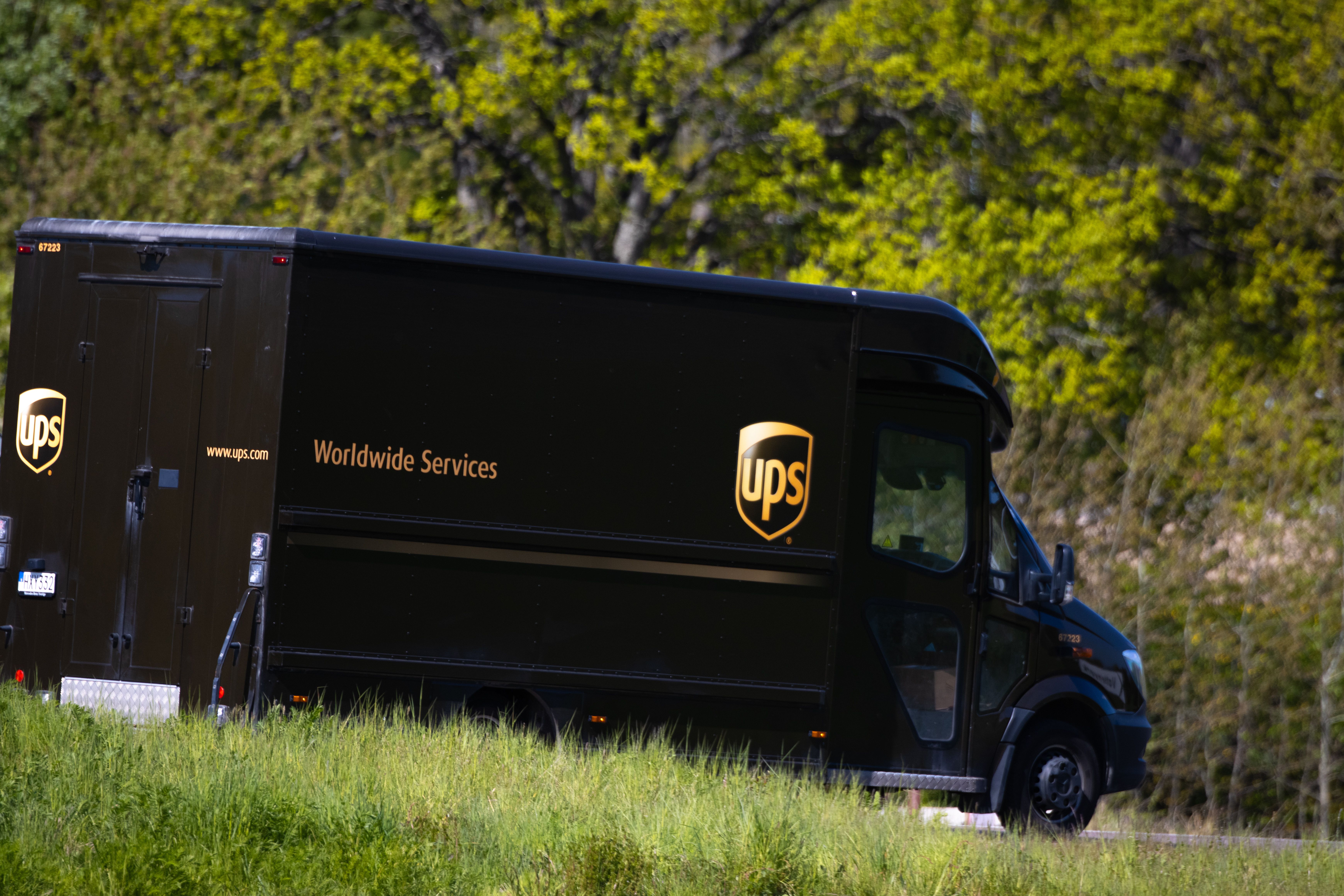 Beoley — office relocation team moving desks and equipment