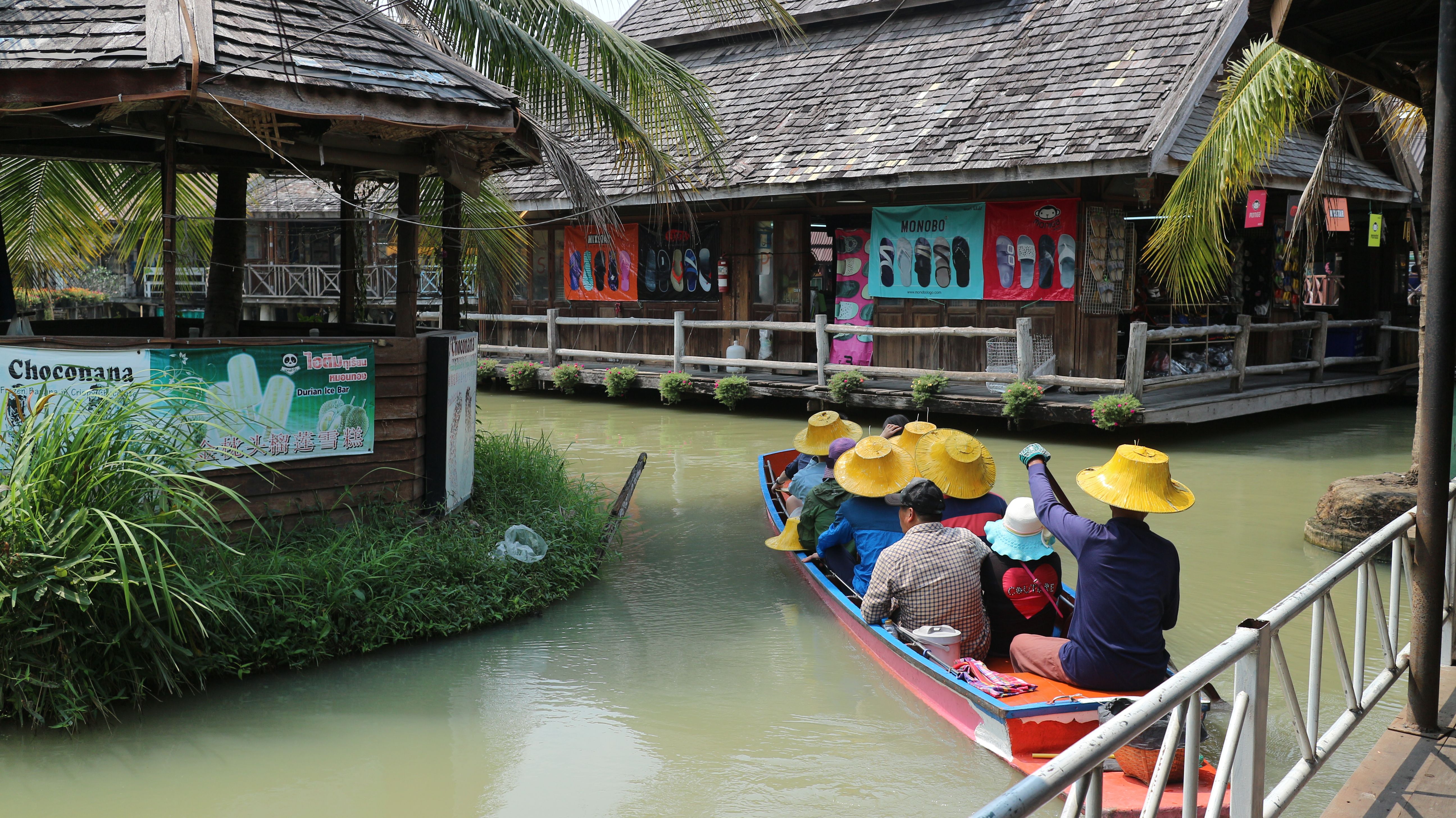 Locals can be excellent tour guides. Here’s how to hire one — Photo by Ball CooleR on Pexels