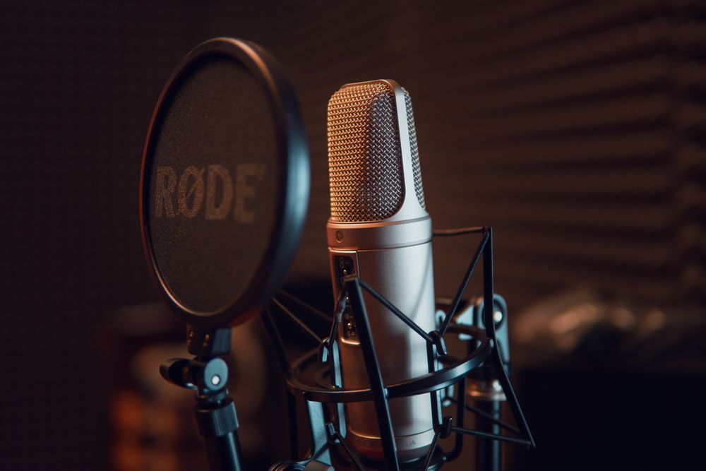 Transitioning from Non-Tech to Tech Sales: The High-Paying SDR and BDR Career Blueprint - Demystifying the Roles: SDR vs BDR vs Account Executive (AE)