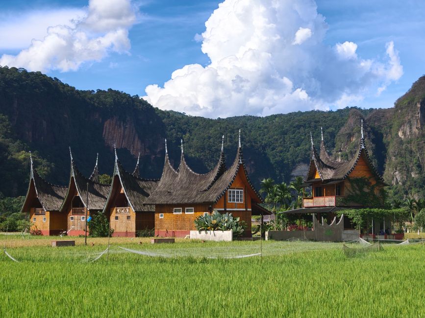 Indonéz rendang – a világ legfinomabb fűszeres marhahúsa – west sumatra minangkabau traditional house