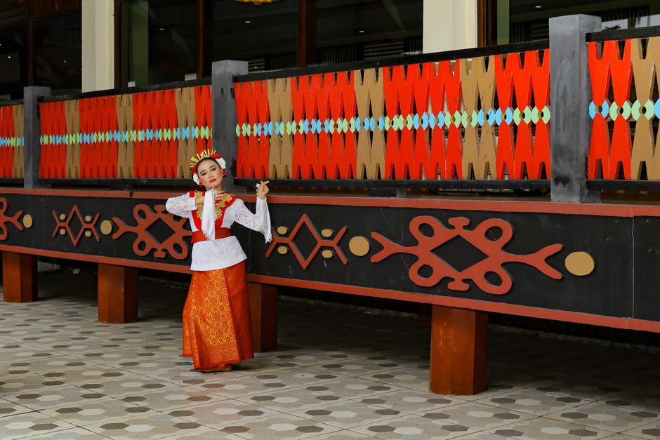 Tenun Ikat Kefamenanu: Keterampilan Perajin dan Peluang Ekonomi Kreatif Lokal