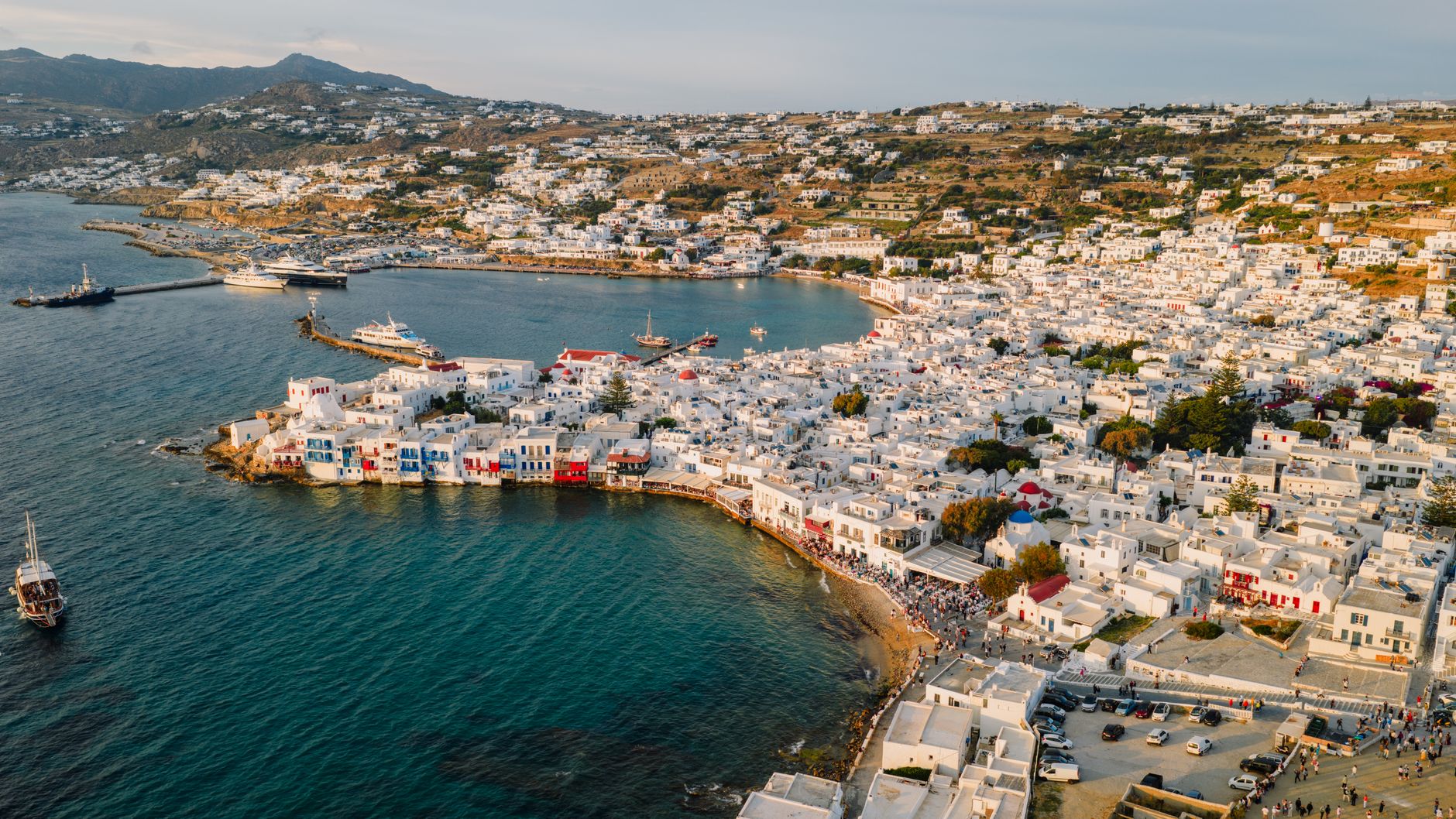 Airport transfers in Cyclades Islands Airport transfers in Cyclades Islands