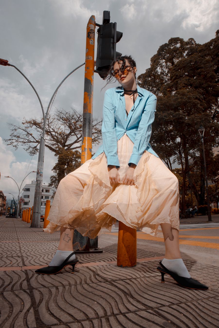 Street style shoot in a trendy outfit