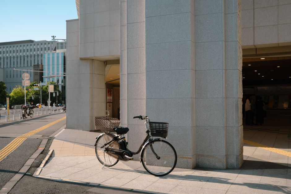 BOJ’s Hiking Cycle Supports Nikkei’s Strong Morning Rise, Led by Financials and Nissan