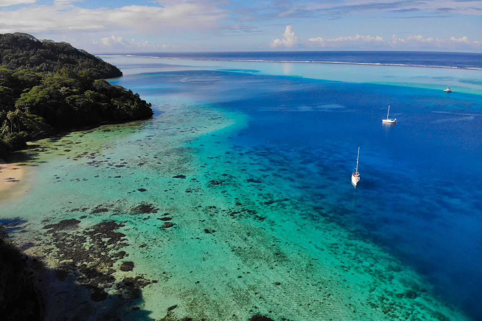 Where to Stay in Tahiti (2026): Papeete vs West Coast vs Tahiti-Iti Picks