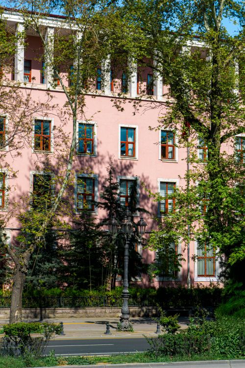 Free Discover the stunning architecture of Ankara, Türkiye in this vibrant springtime scene. Stock Photo