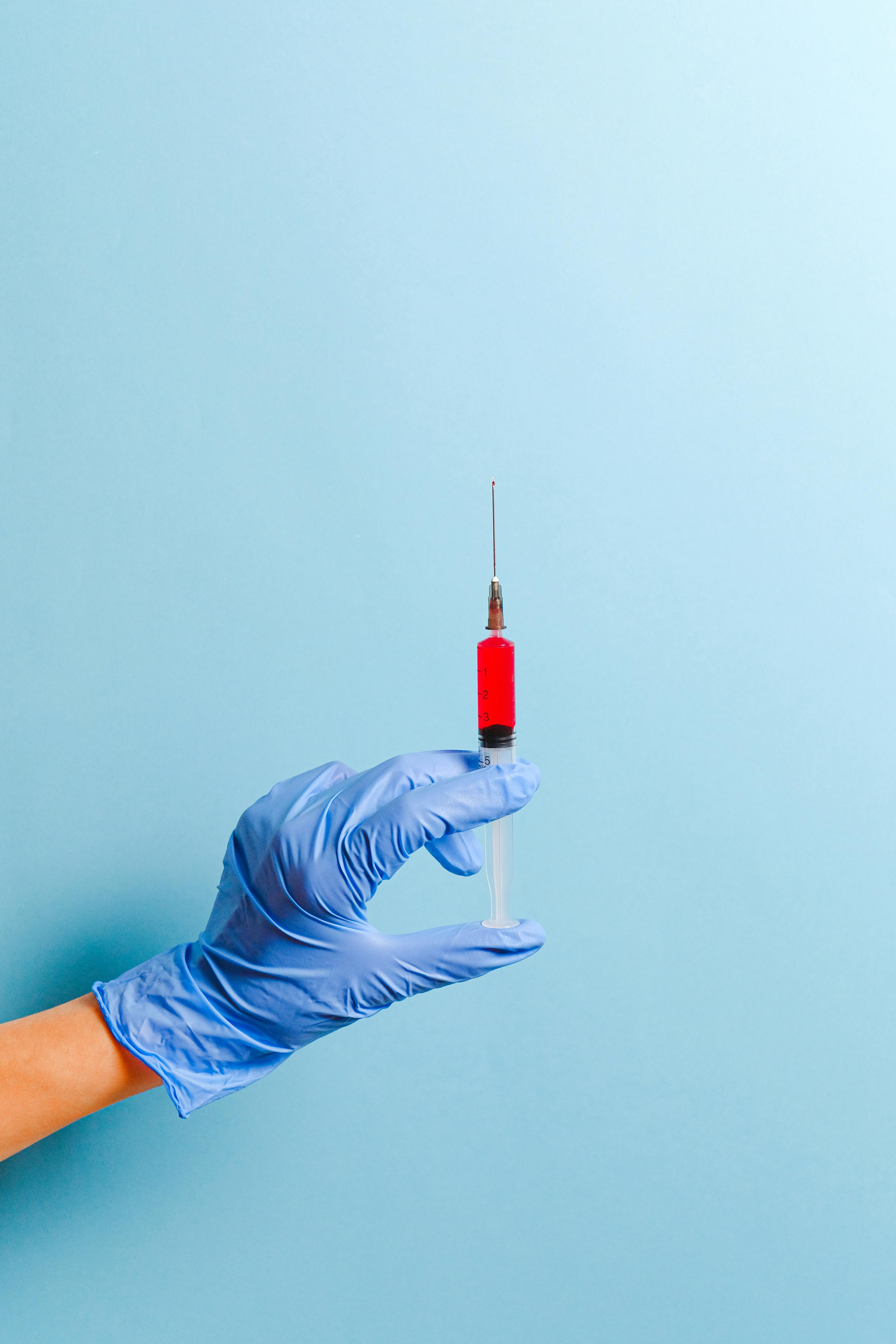 Syringe With Long Needle Stock Photo - Download Image Now - Close-up, Cut  Out, Cutting - iStock