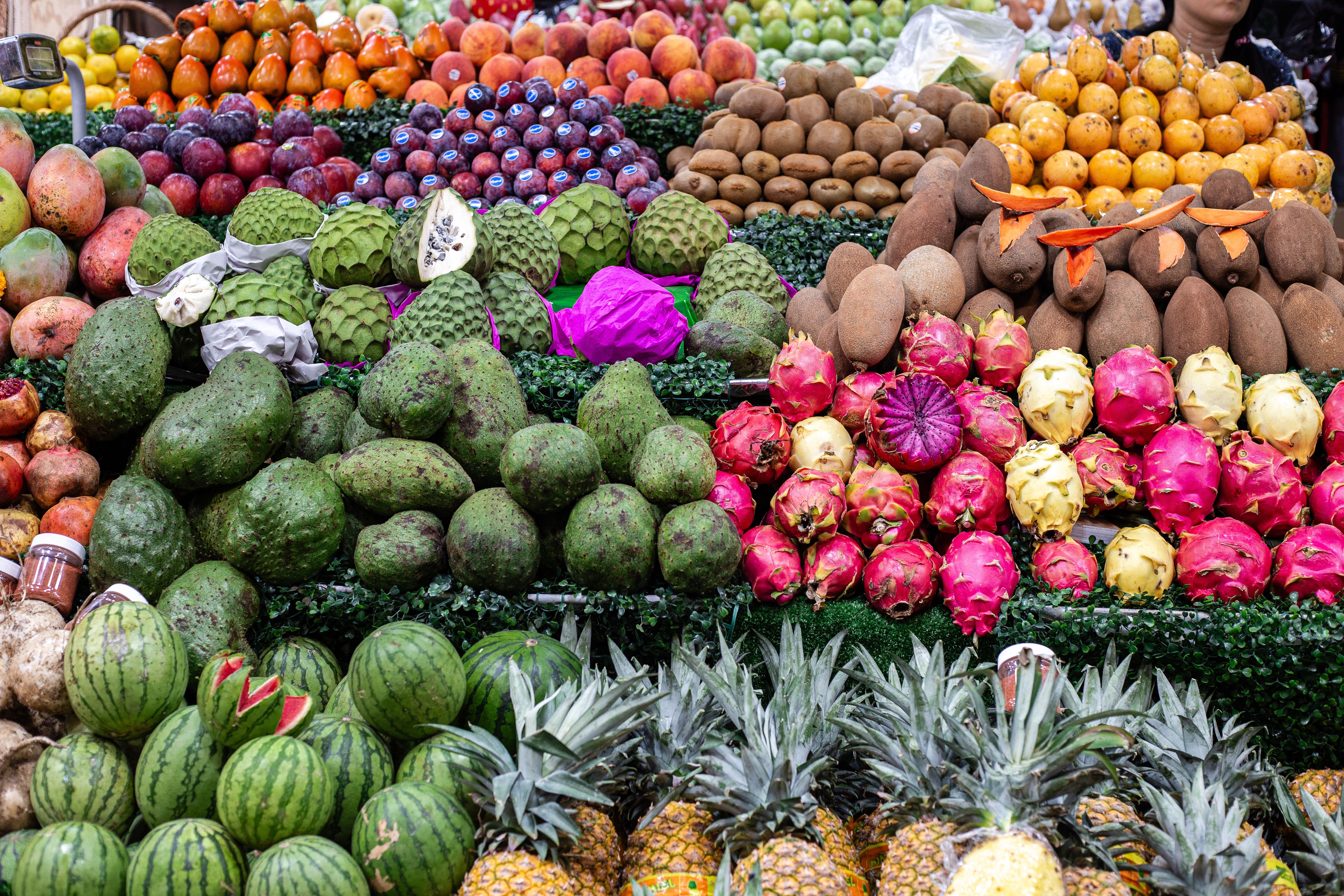 Dates, figs, pineapples, avocados, guavas, mangoes and mangosteens; fresh or dried