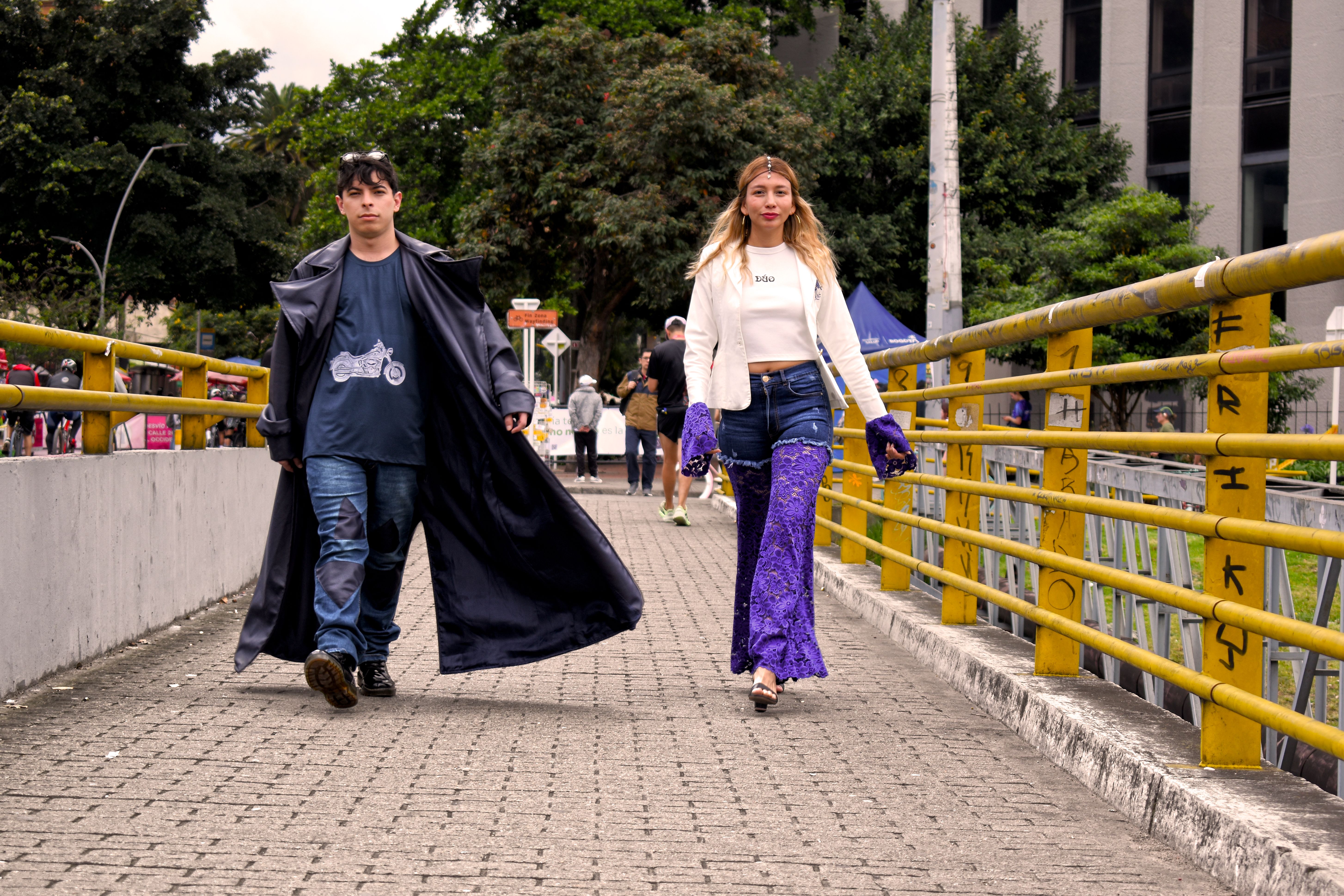 Tropeçou na sua roupa? Não é de hoje que a moda é perigosa