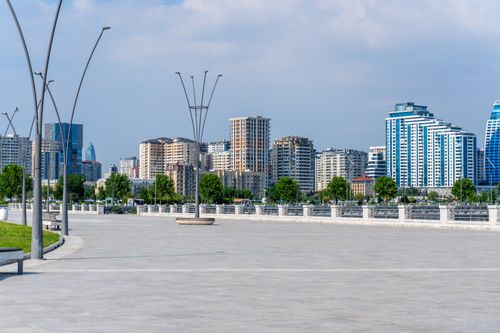 Free Captivating view of Baku's urban skyline with modern architecture under a clear blue sky. Stock Photo