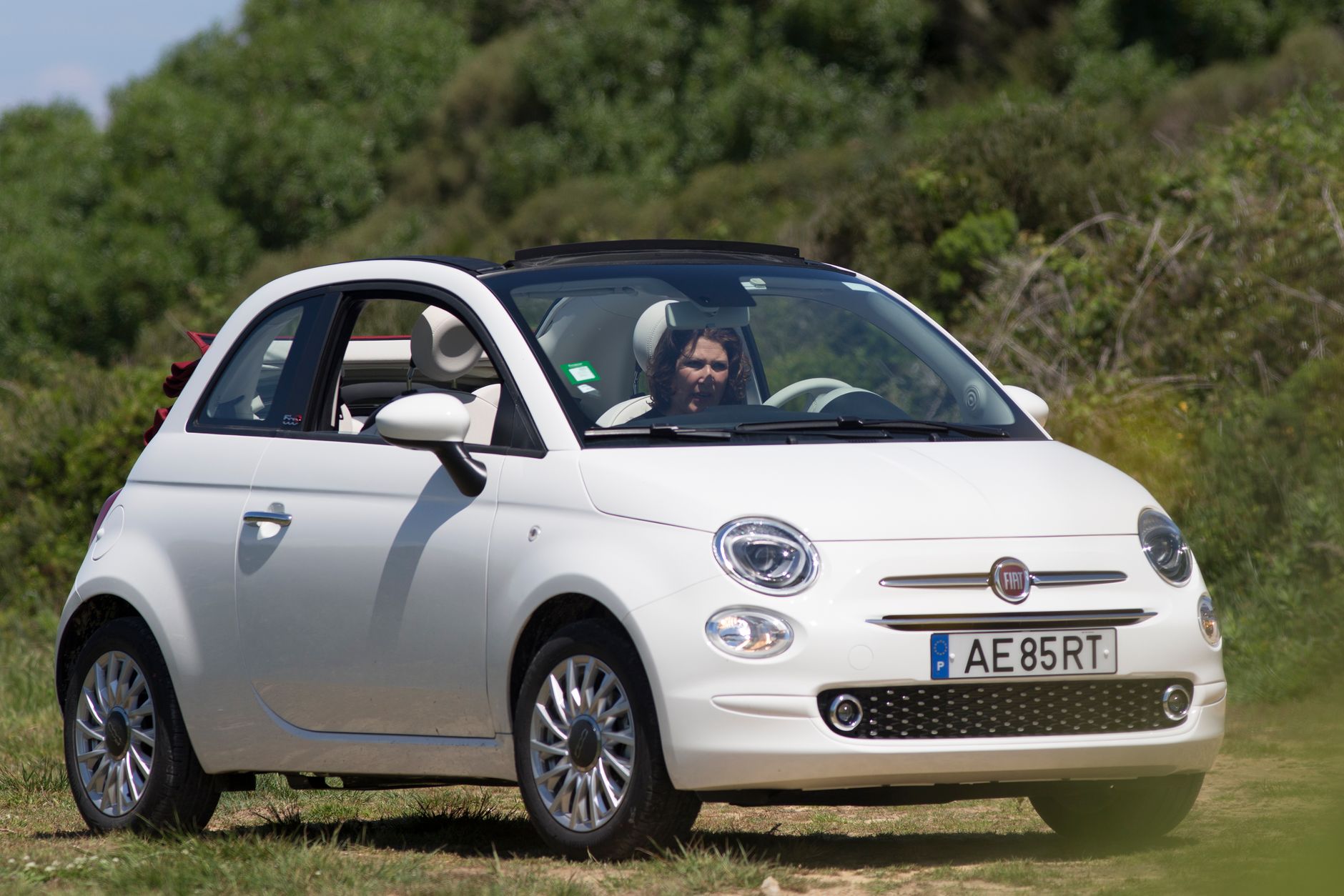 Stellantis prelungește suspendarea producției Fiat 500 la uzina Mirafiori cu încă o săptămână