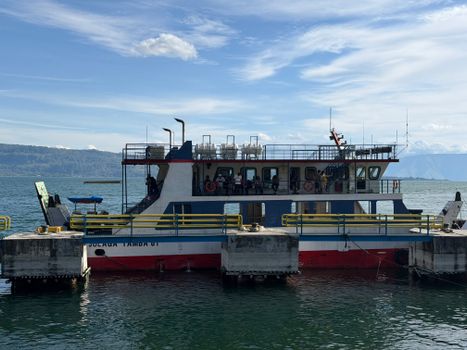 Veerboot naar Samosir Eiland