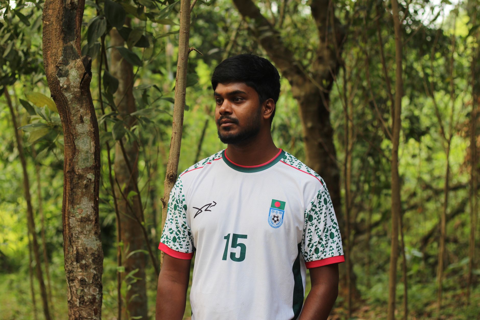 হার্দিক পান্ডিয়া ম্যাচসেরার পুরস্কার নিচ্ছেন, চেন্নাই স্টেডিয়ামে উজ্জ্বল রাতের আলো