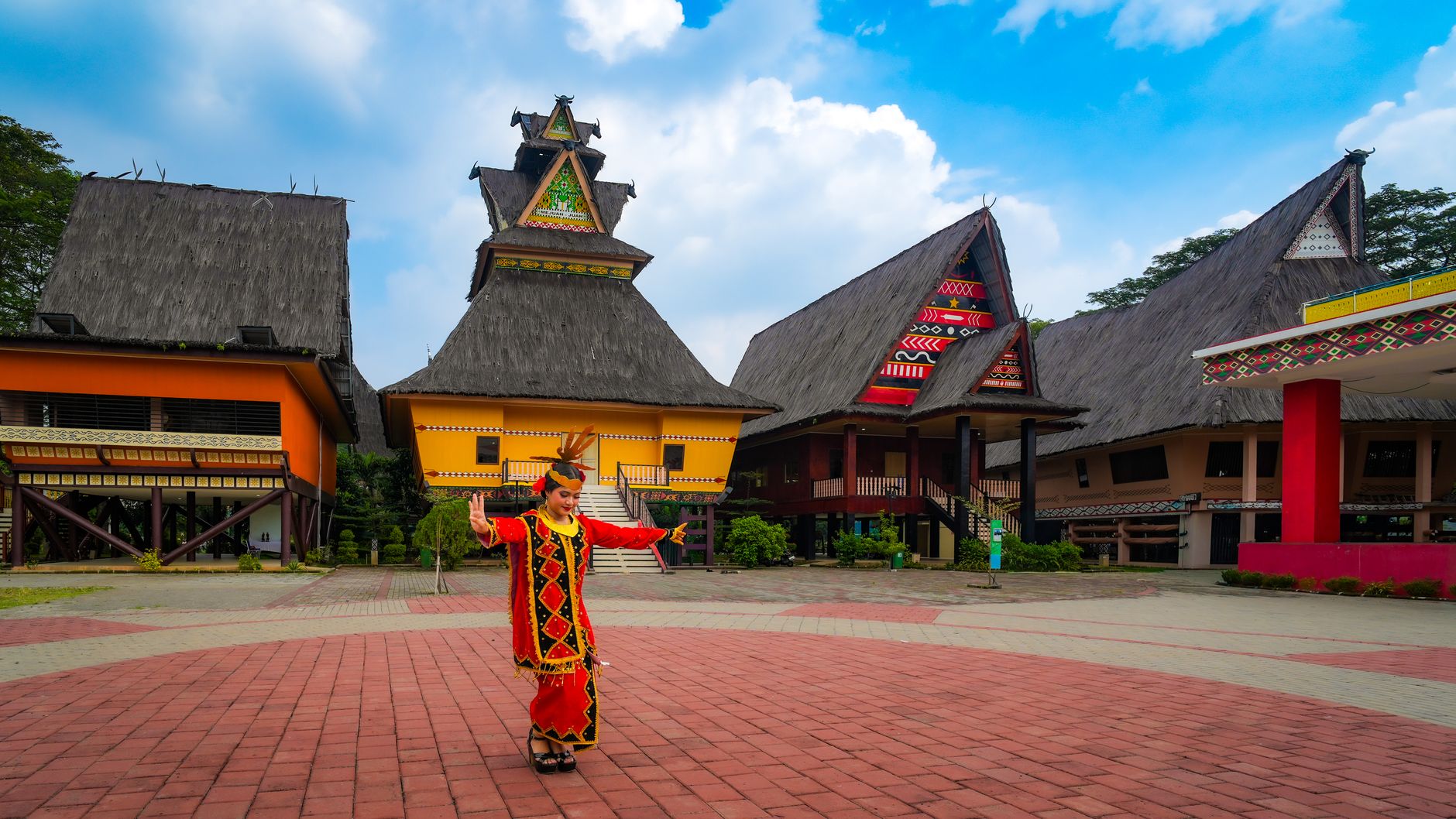 Popular sights in Toba Landmarks in Toba