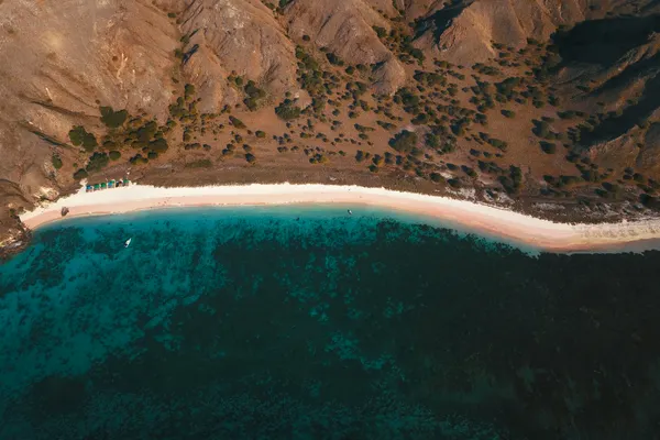 Pantai Merah, la plage rose