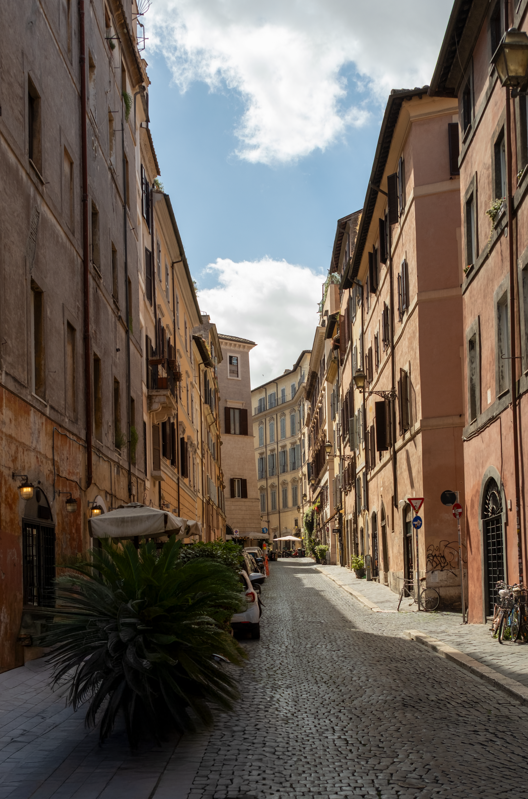 Charming Cobblestone Street in Historic European City · Free Stock Photo
