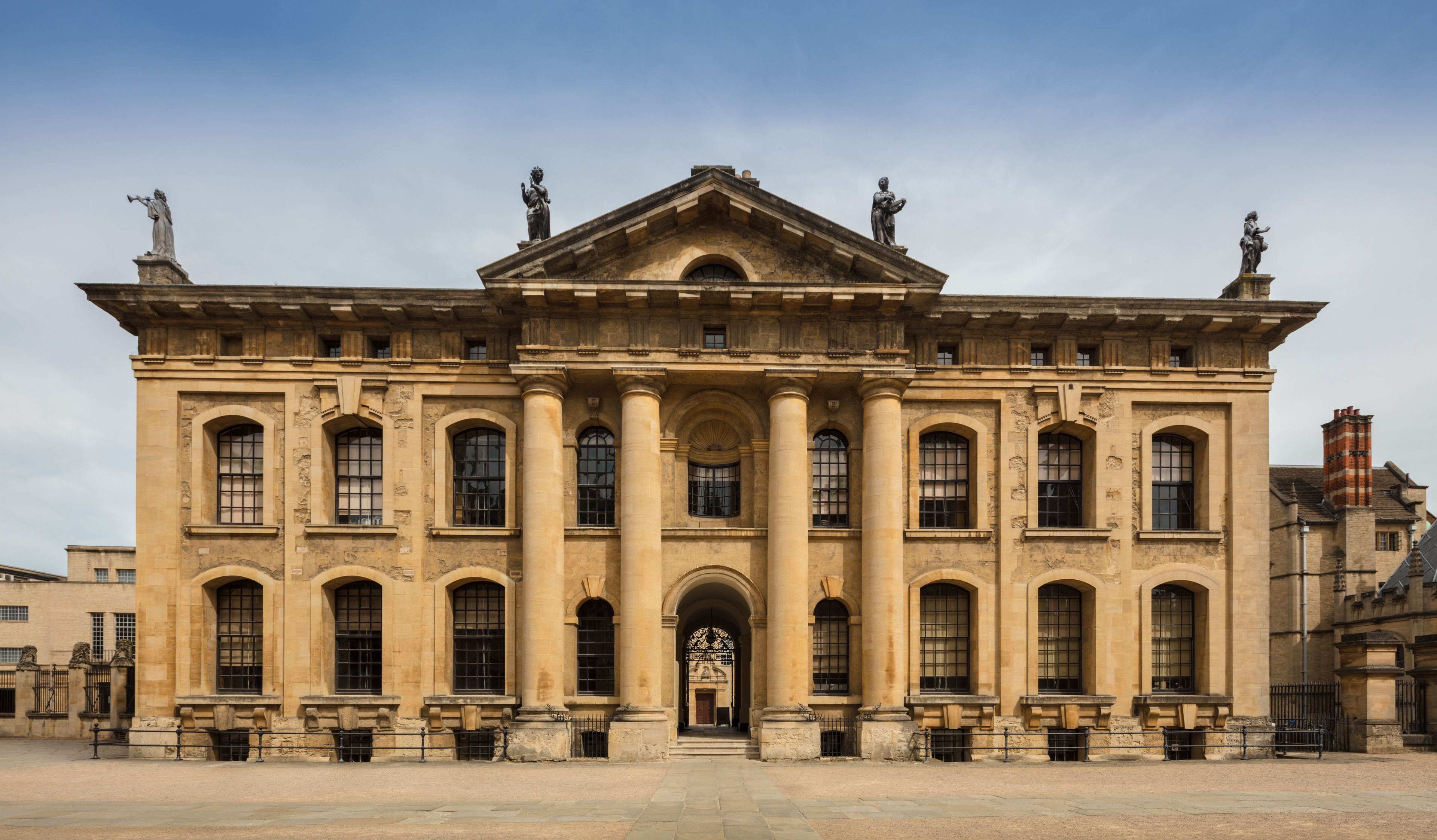 London to Oxford — arriving with Luxury Chauffeurs