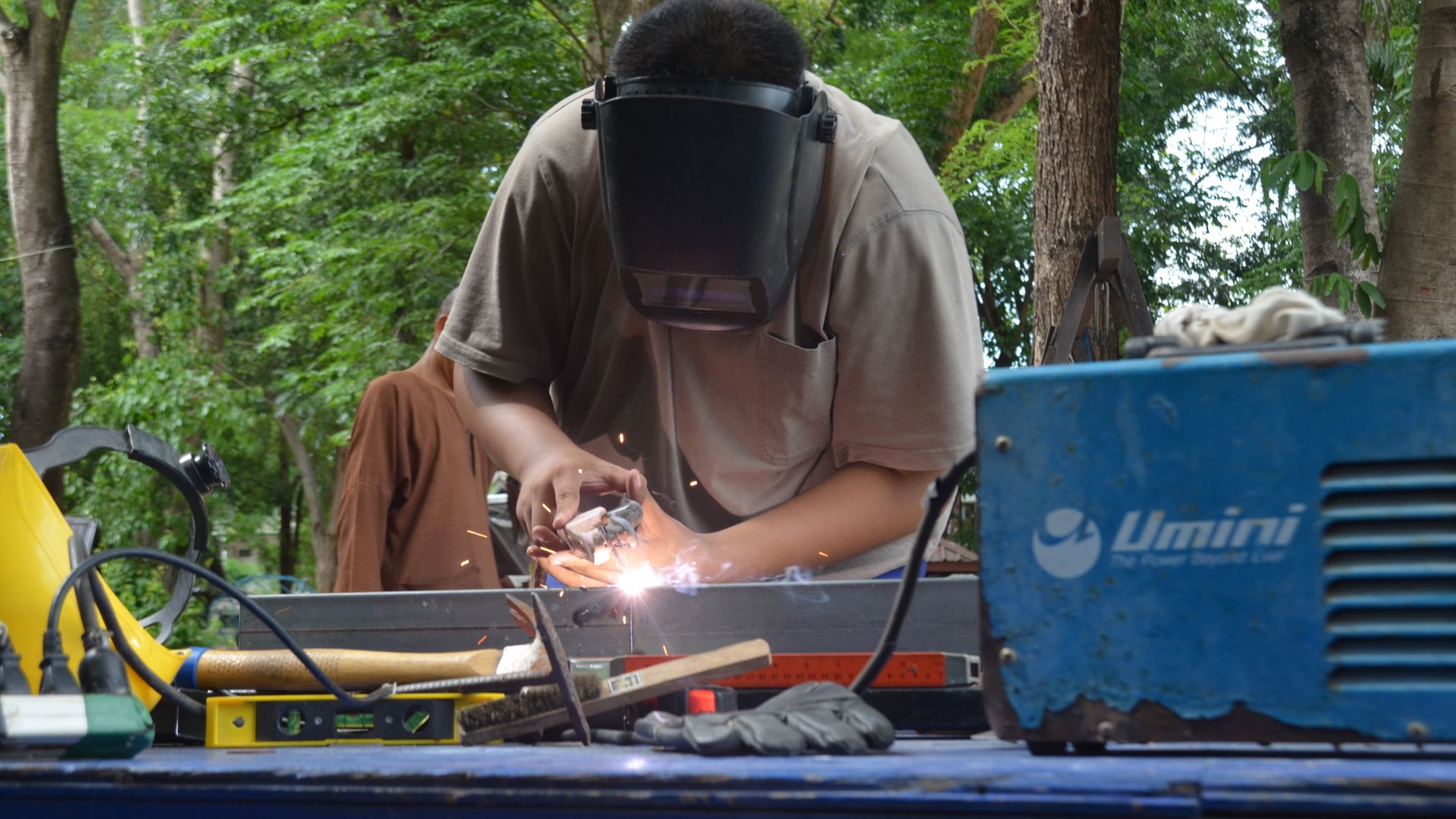 Electricians in Strovolos: What Local Companies Charge — illustrasjonsbilde