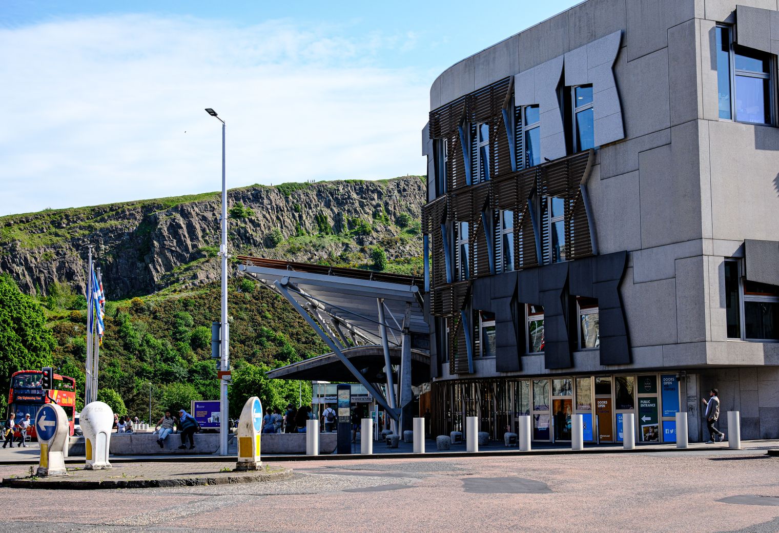 Holmesfield — student move with boxes and a van