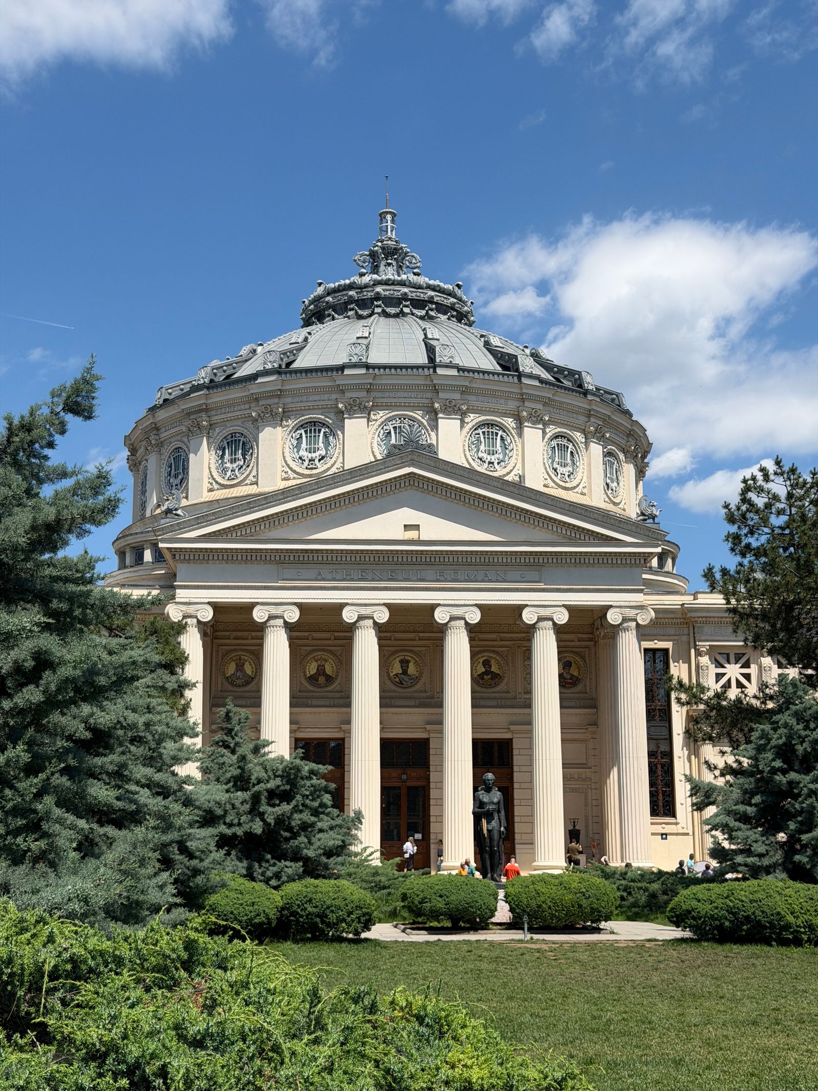 Cazare în București: Ateneul Român