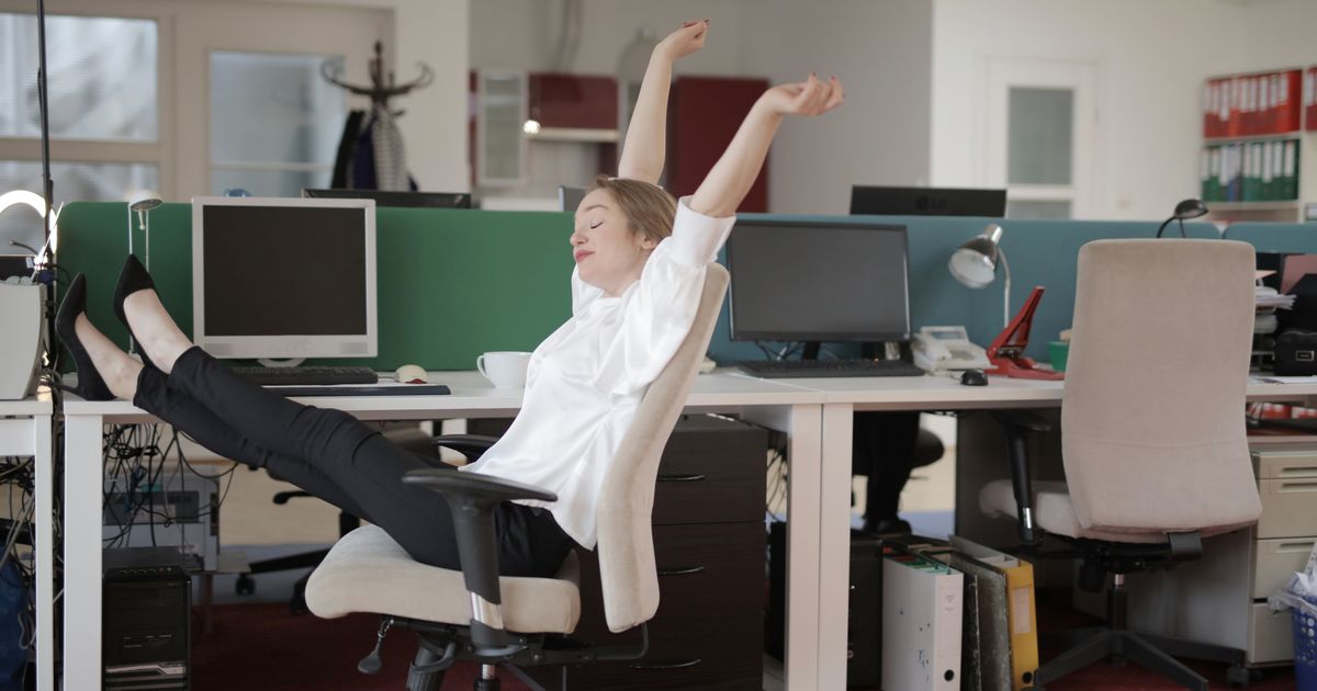 A 5-Minute Morning Routine for Leg Comfort (That You’ll Actually Do)